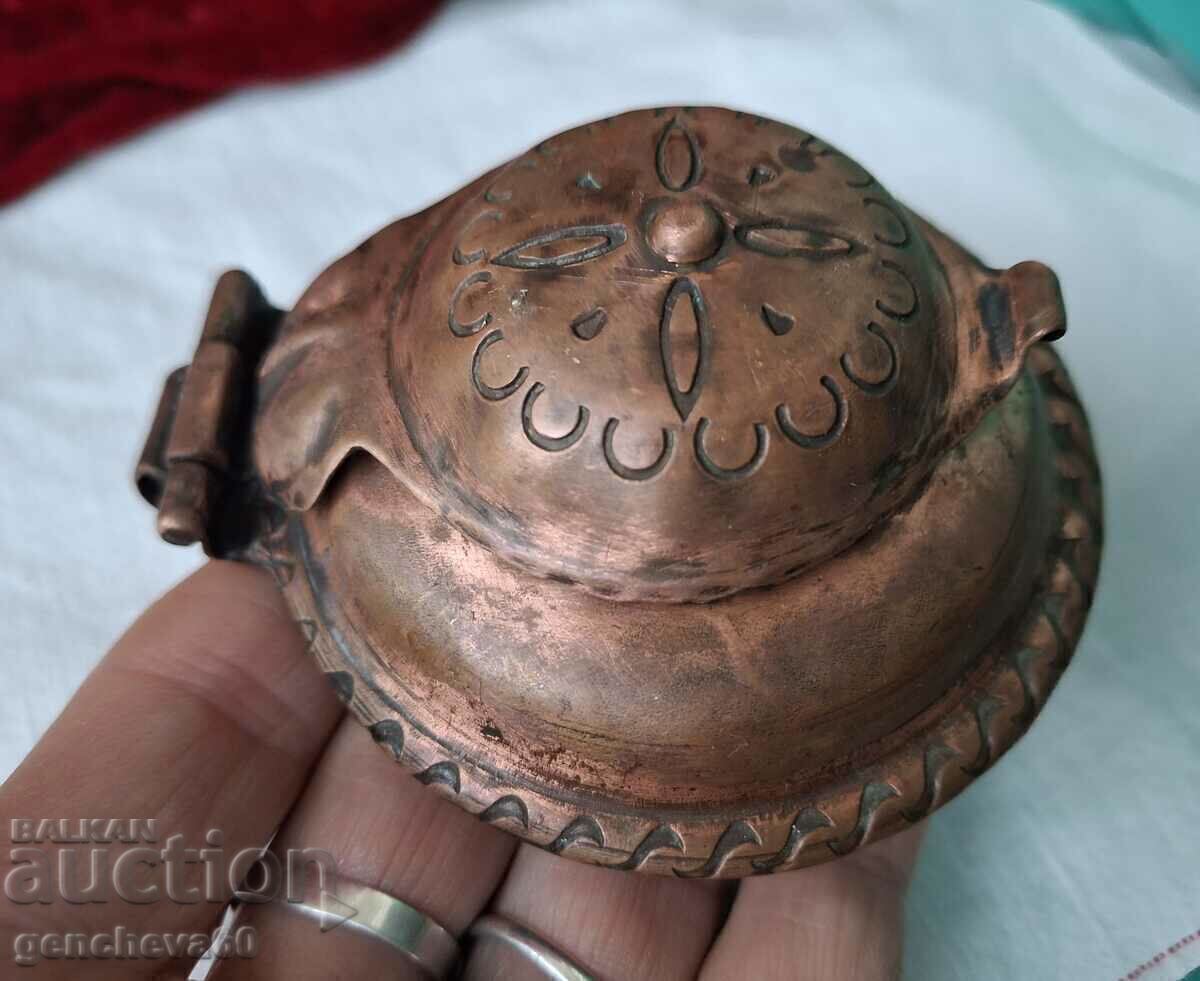 Vintage engraved copper ashtray of BGA Balkan with price 50.00 BGN | € 25.56