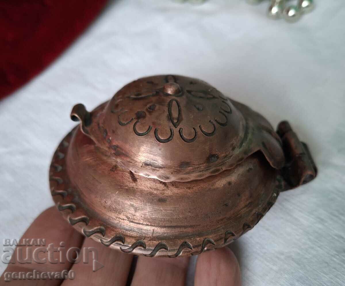 Vintage engraved copper ashtray of BGA Balkan - 5