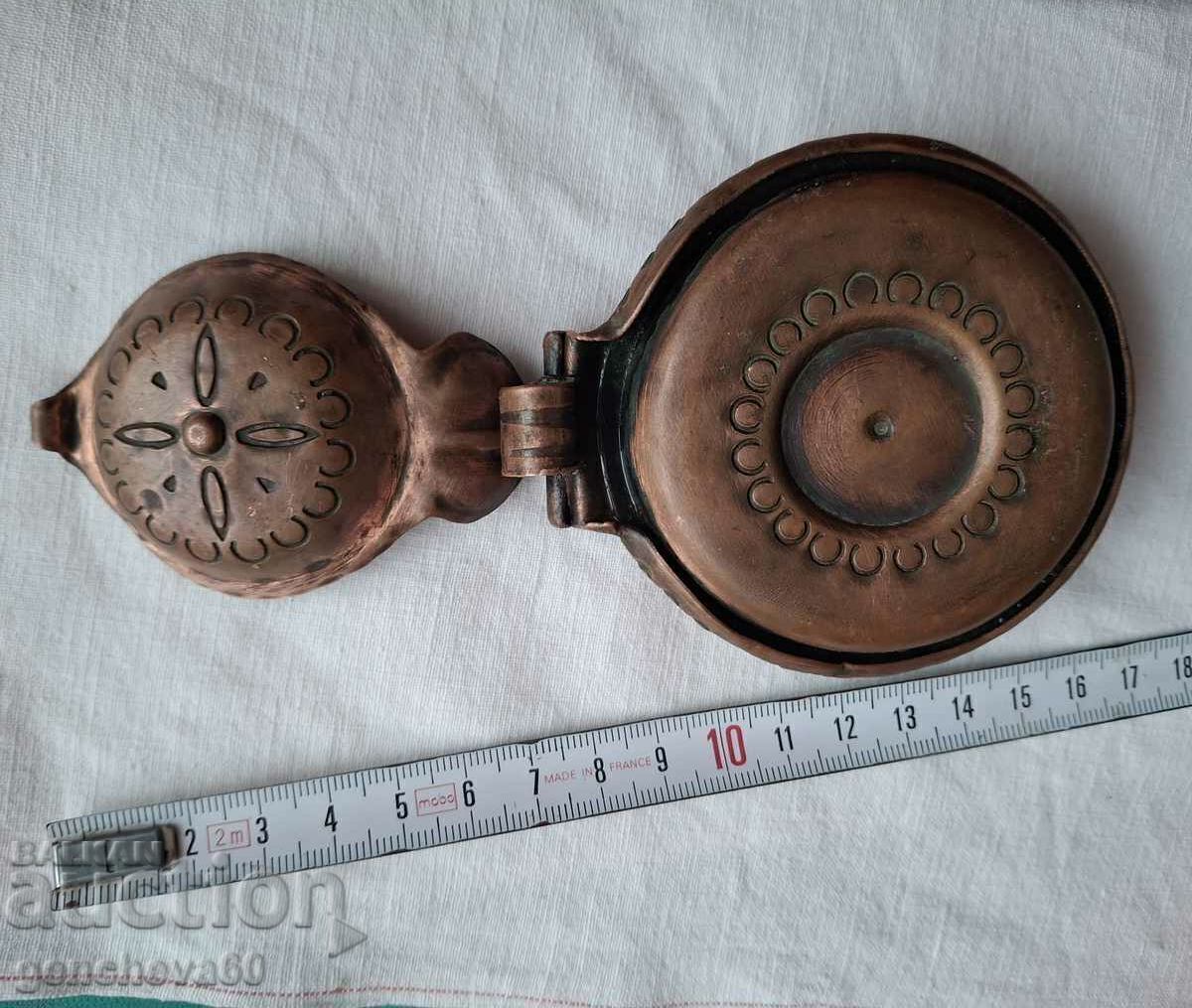 Vintage engraved copper ashtray of BGA Balkan - 7