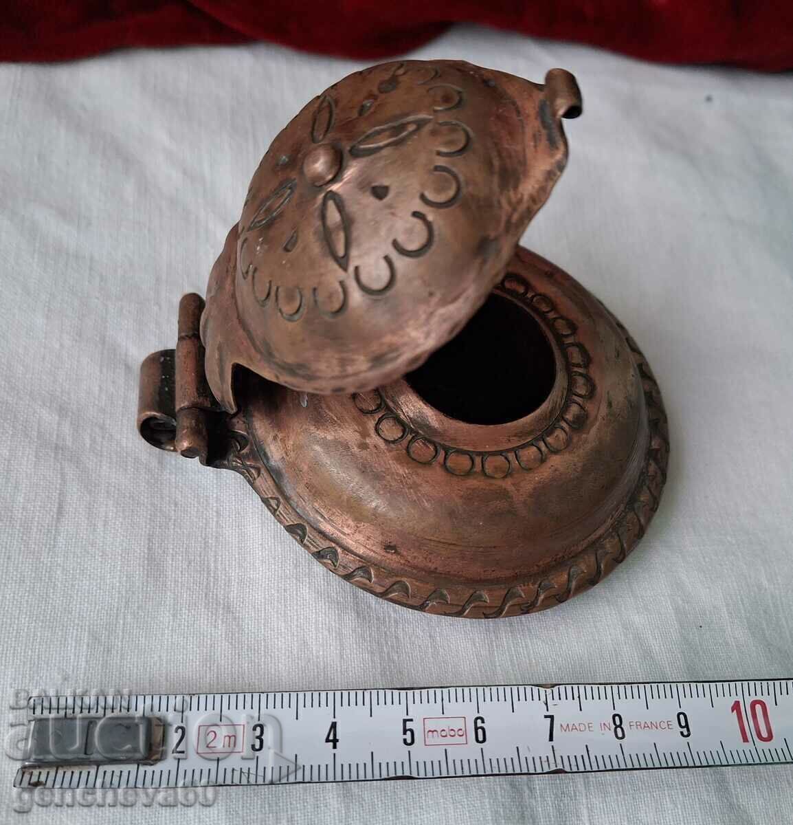 Vintage engraved copper ashtray of BGA Balkan