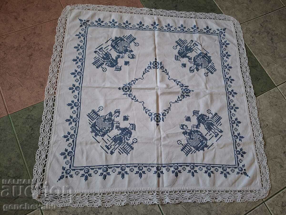 Livrarea Față de masă frumoasă, broderie manuală