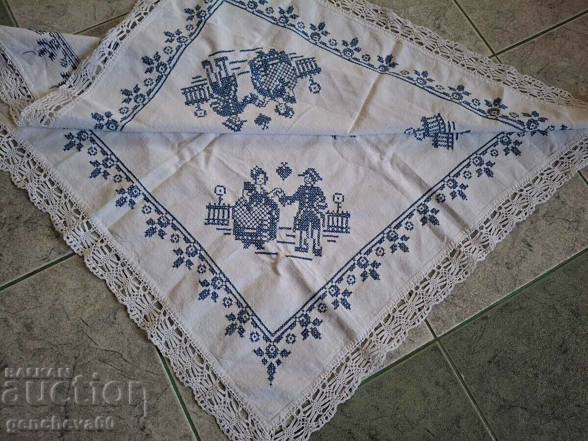Față de masă frumoasă, broderie manuală - 5