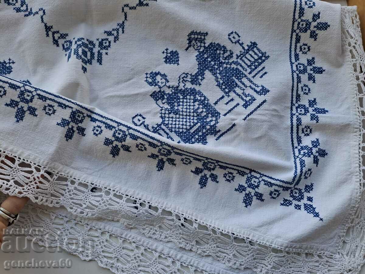 Față de masă frumoasă, broderie manuală - 6