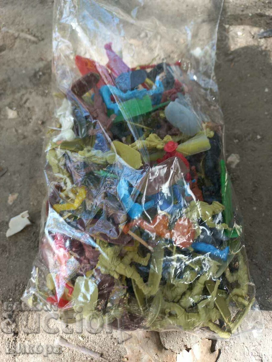 SOLDIERS INDIANS COWBOYS TOYS with price 50.00 BGN | € 25.56 SOLDIERS INDIANS COWBOYS TOYS with price 50.00 BGN | € 25.56