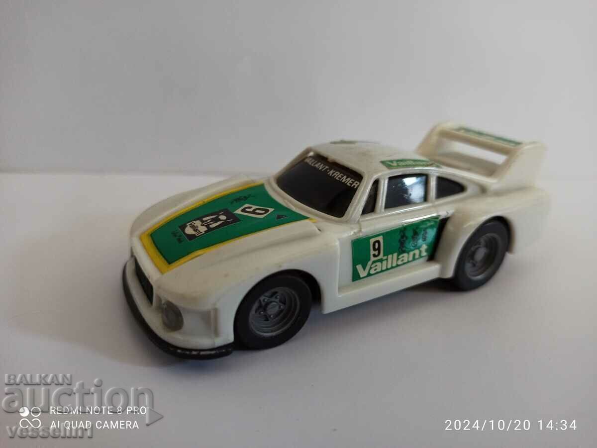 Carucior vechi de la masina de 80 de ani cu preț € 5.50 | 10.76 BGN