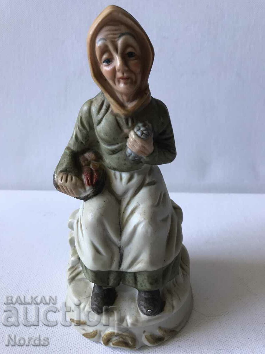 Porcelain figure Grandma with fruit