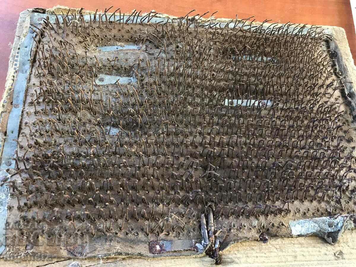 Auction  HAND WOOL PICKER ANTIQUE TOOL WOOD