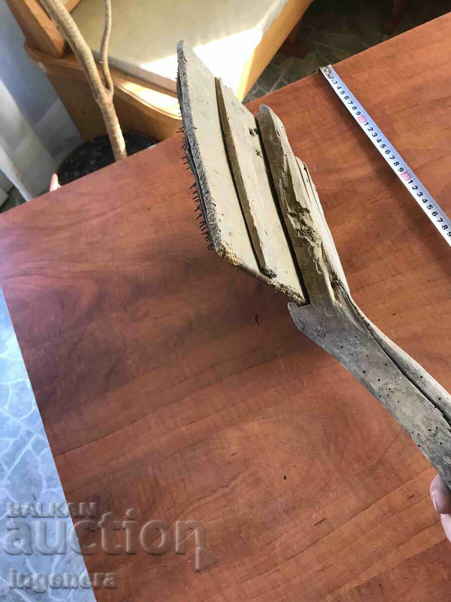 Delivery of HAND WOOL PICKER ANTIQUE TOOL WOOD