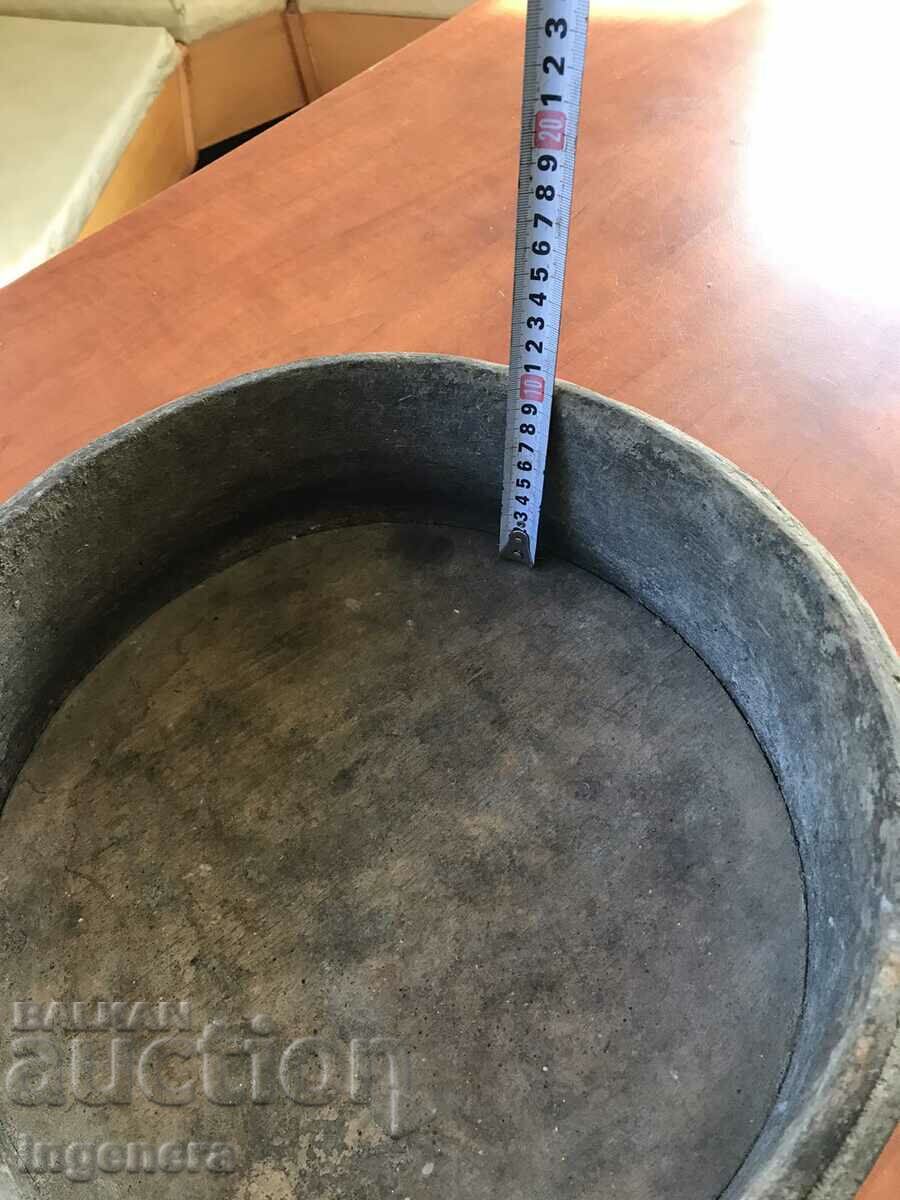 Auction HIDDEN OLD WOODEN VESSEL FOR GRAIN AND FOOD CHINIK Auction HIDDEN OLD WOODEN VESSEL FOR GRAIN AND FOOD CHINIK