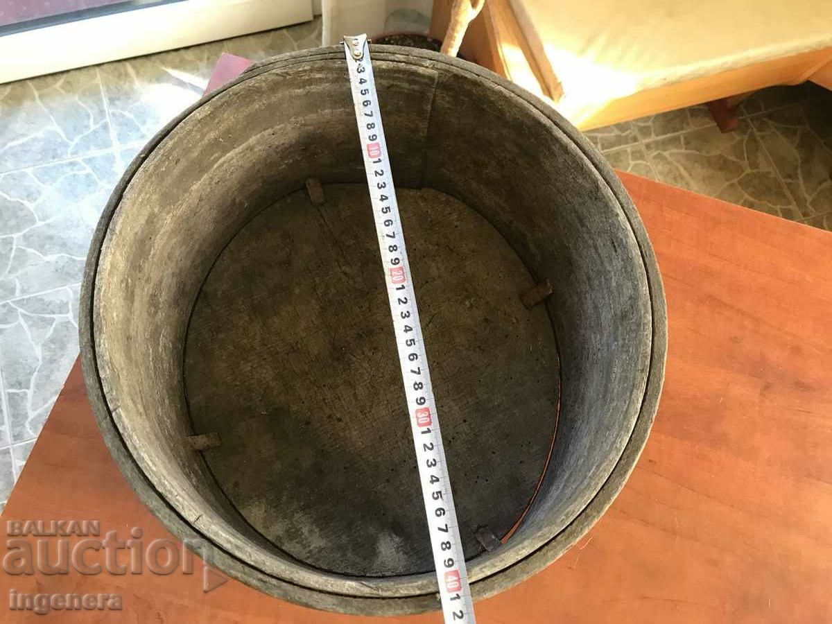 Auction HIDDEN OLD WOODEN VESSEL FOR GRAIN AND FOOD CHINIK Auction HIDDEN OLD WOODEN VESSEL FOR GRAIN AND FOOD CHINIK