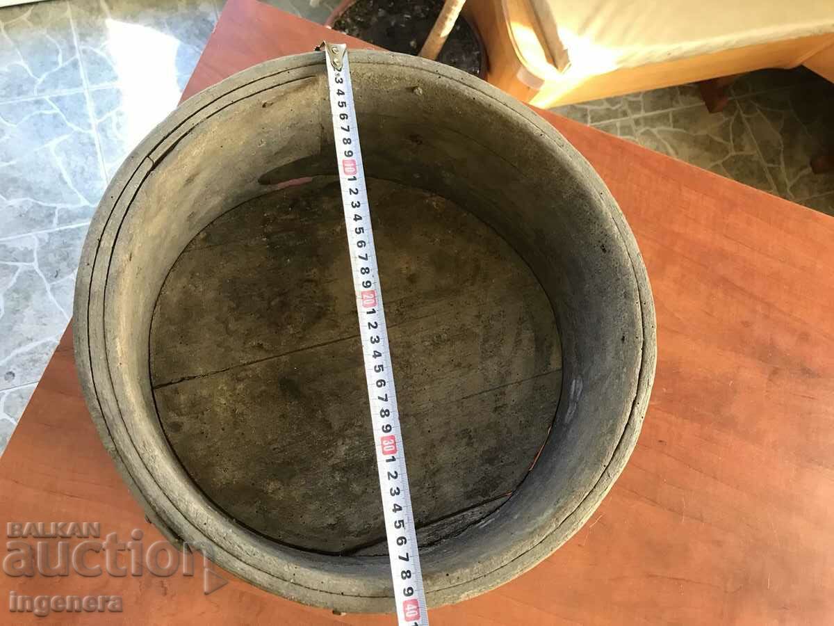 HIDDEN OLD WOODEN VESSEL FOR GRAIN AND FOOD CHINIK with price 29.00 BGN | € 14.83 HIDDEN OLD WOODEN VESSEL FOR GRAIN AND FOOD CHINIK with price 29.00 BGN | € 14.83