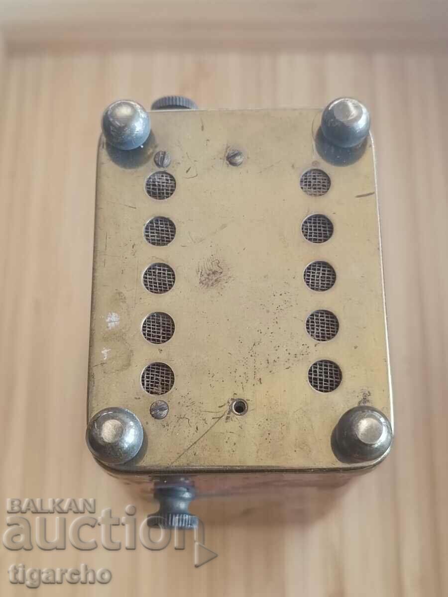 Аукцион Стар настолен часовник Аукцион Стар настолен часовник