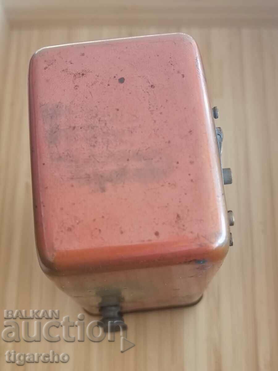 Доставка на Стар настолен часовник Доставка на Стар настолен часовник