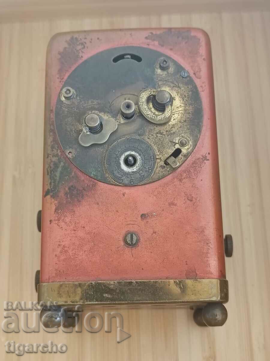 Стар настолен часовник - 6 Стар настолен часовник - 6