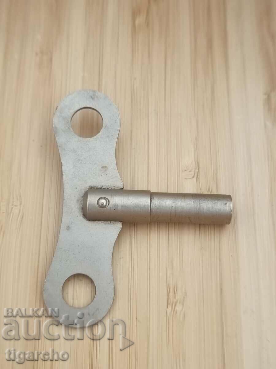 Wall clock key with price 15.00 BGN | € 7.67 Wall clock key with price 15.00 BGN | € 7.67