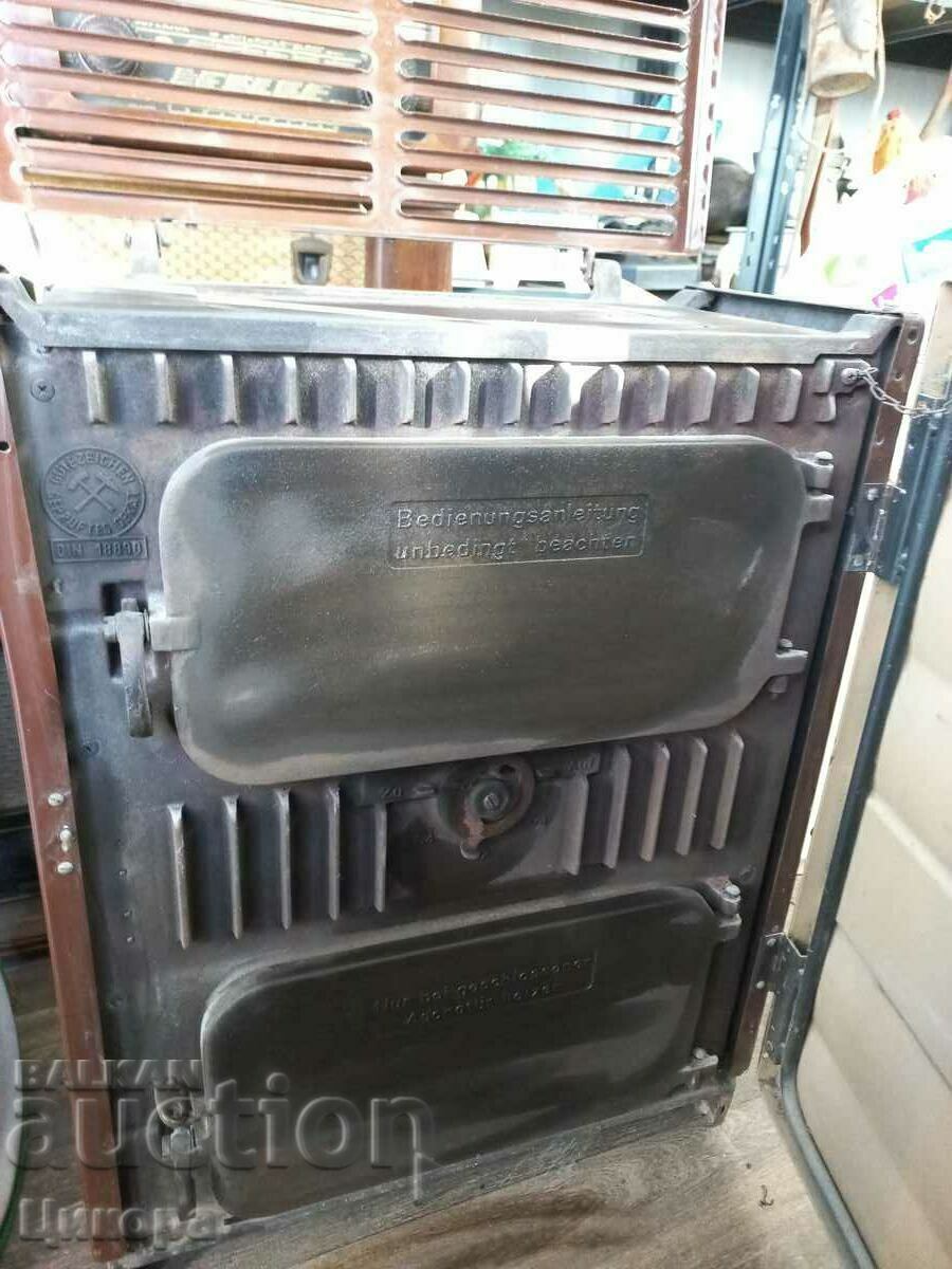 OLD GERMAN CAST IRON SOLID FUEL STOVE with price 650.00 BGN | € 332.34 OLD GERMAN CAST IRON SOLID FUEL STOVE with price 650.00 BGN | € 332.34