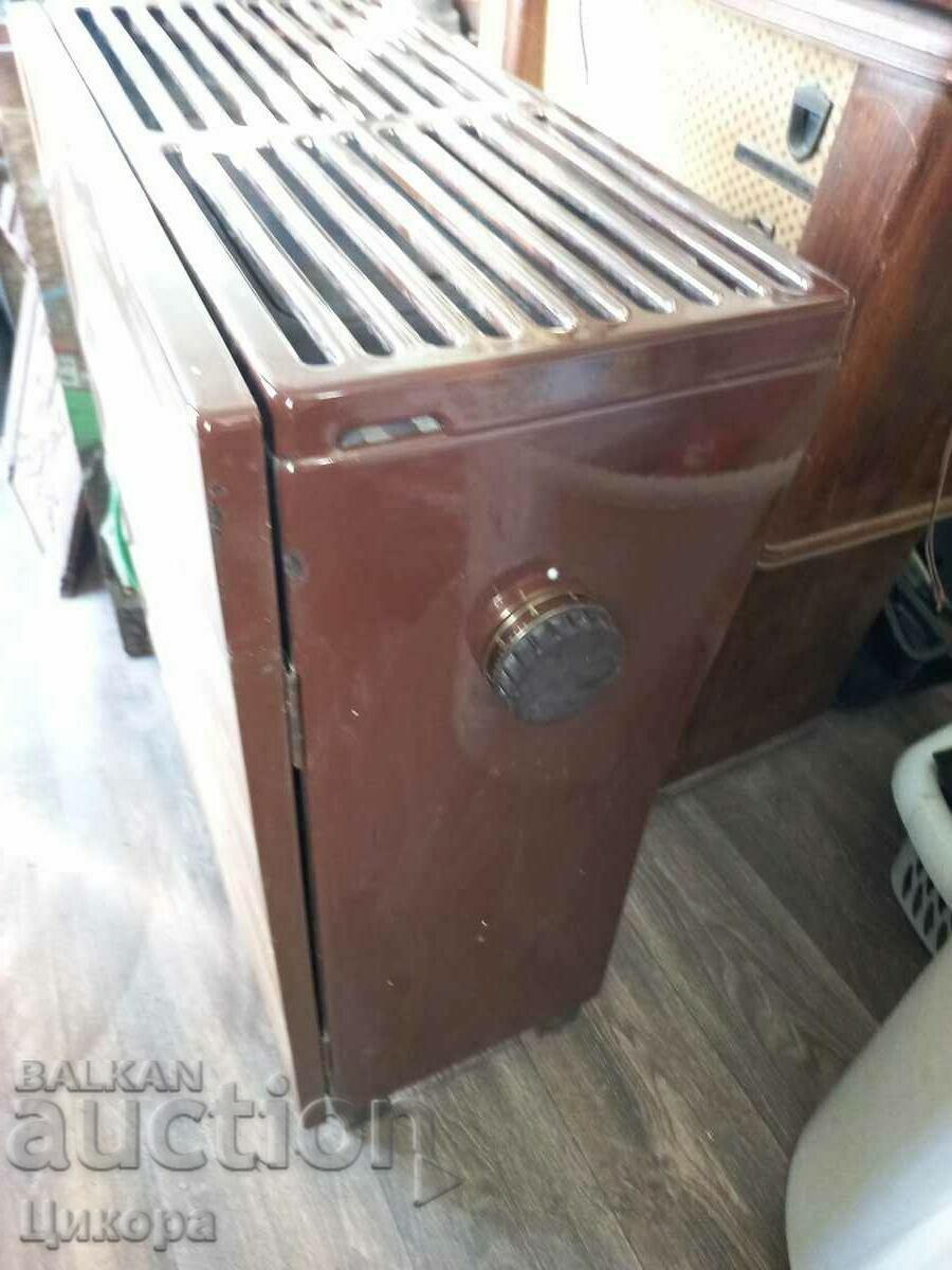 OLD GERMAN CAST IRON SOLID FUEL STOVE - 6 OLD GERMAN CAST IRON SOLID FUEL STOVE - 6