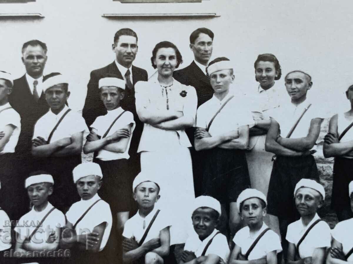 Delivery of Heroes three old photos