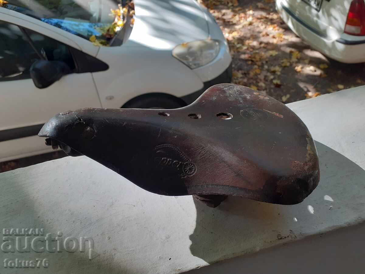 Auction Old branded Lepper leather bike seat Auction Old branded Lepper leather bike seat
