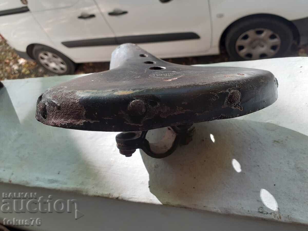 Old branded Lepper leather bike seat - 5 Old branded Lepper leather bike seat - 5