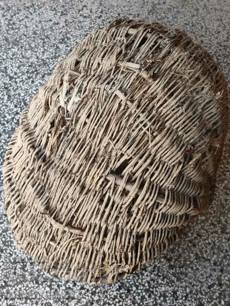 Auction  Old large wicker basket paner basket