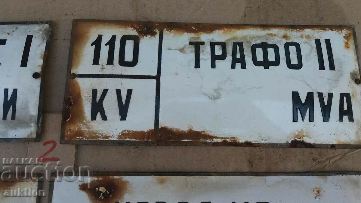 Auction LOT OF 4 ENAMEL PLATES Auction LOT OF 4 ENAMEL PLATES