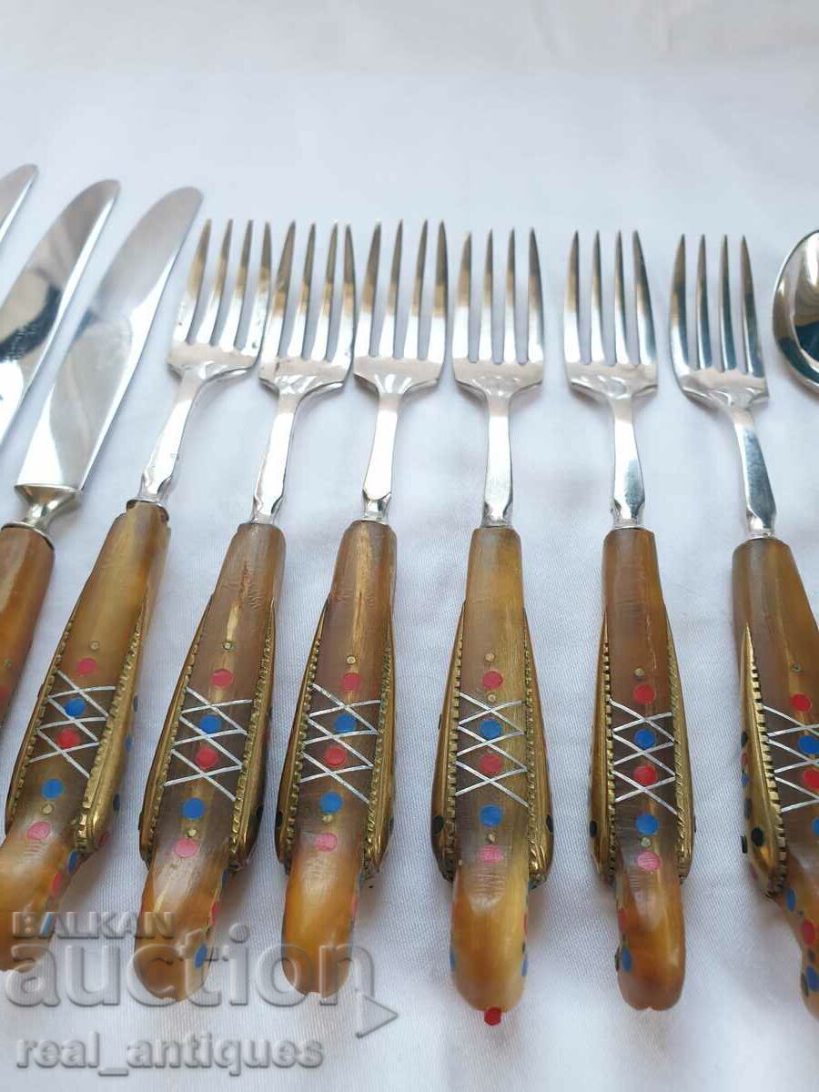 Auction Set of cutlery with horn handles Auction Set of cutlery with horn handles