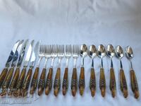 Set of cutlery with horn handles