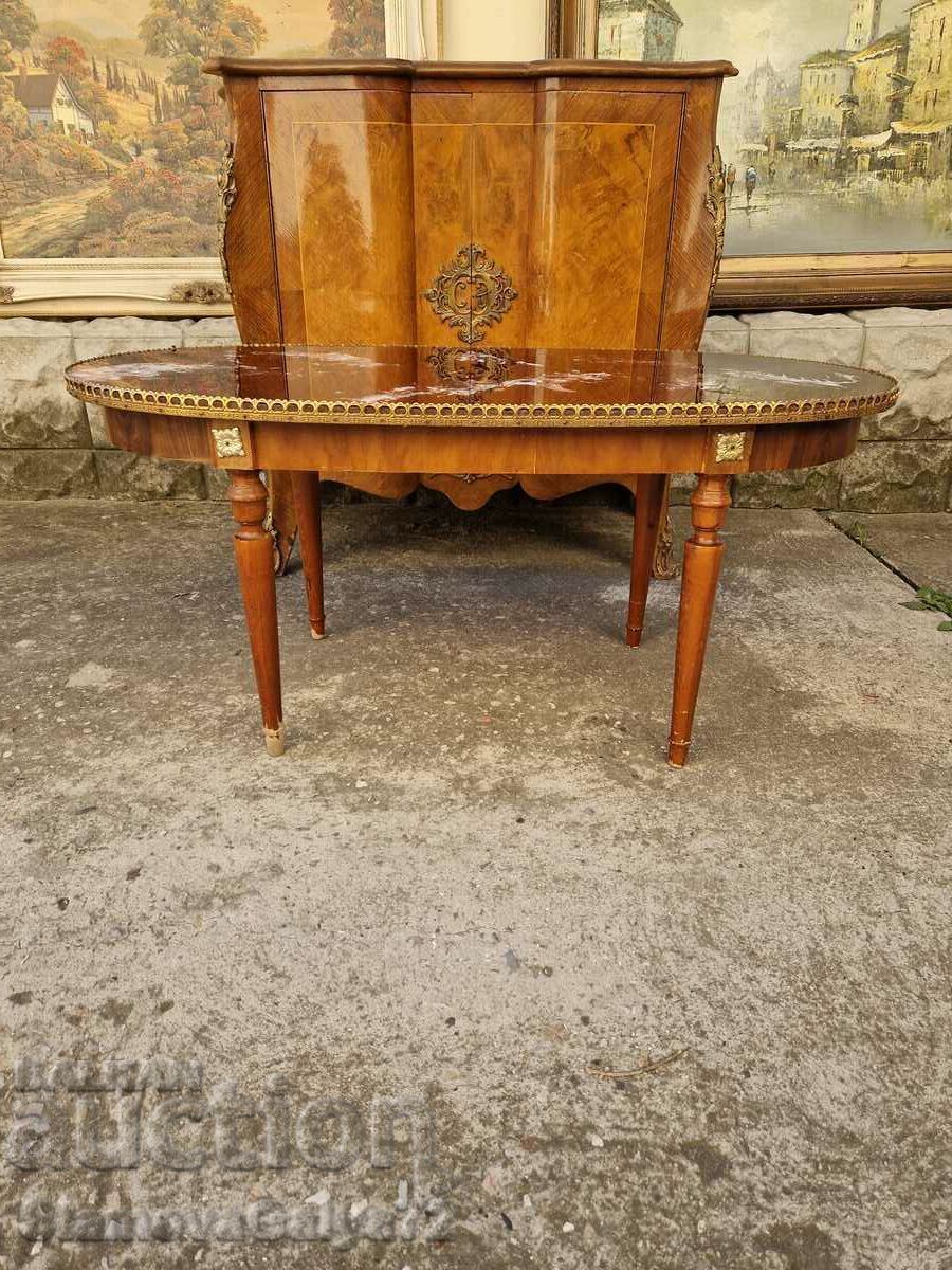 Аукцион Красива дървена холна маса Аукцион Красива дървена холна маса