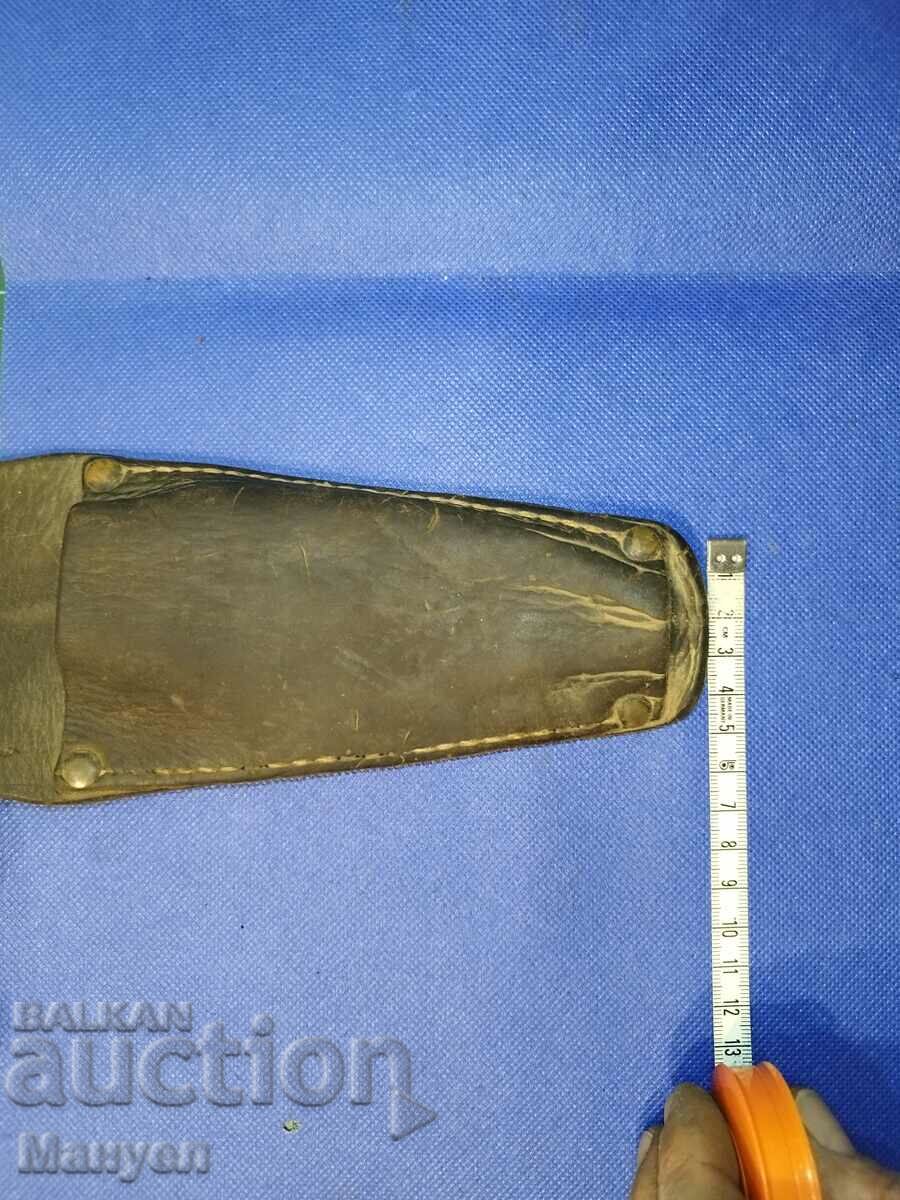 Leather bayonet scabbard. - 5 Leather bayonet scabbard. - 5