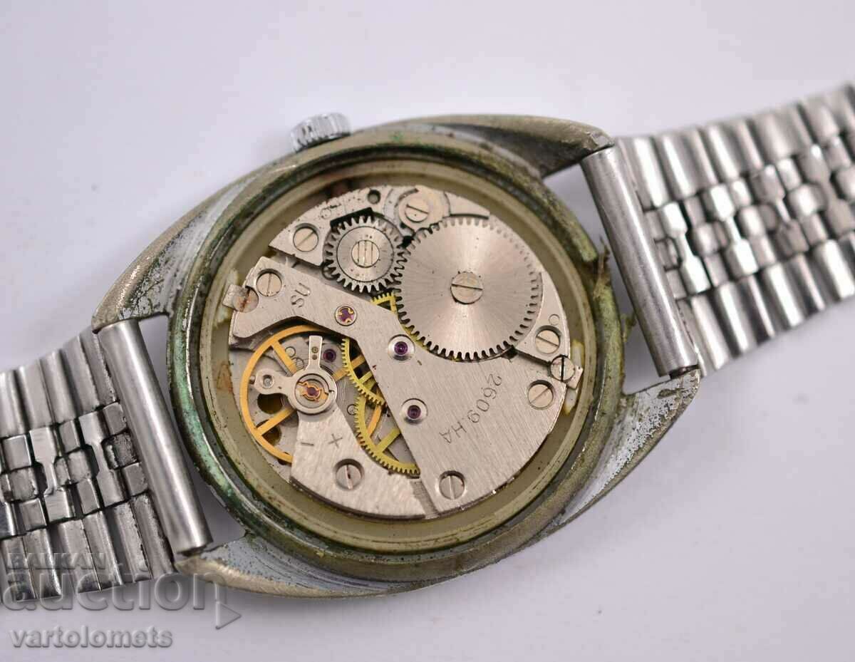 Russian mechanical watch - works with price 8.00 BGN | € 4.09 Russian mechanical watch - works with price 8.00 BGN | € 4.09