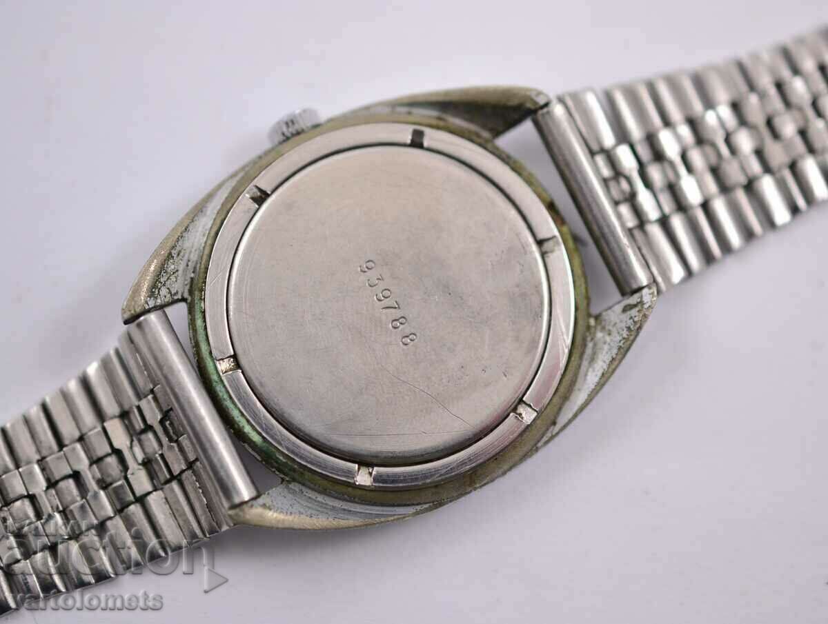 Auction Russian mechanical watch - works Auction Russian mechanical watch - works