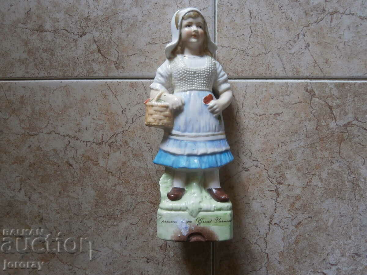 Porcelain figure 24cm