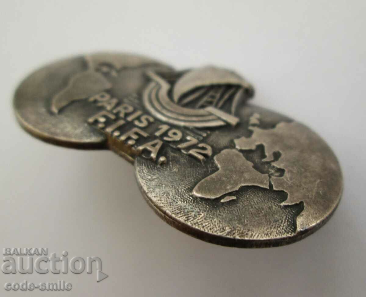 Old Sign Soccer Badge Participant Congress Soccer FIFA 1972 with price 400.00 BGN | € 204.52 Old Sign Soccer Badge Participant Congress Soccer FIFA 1972 with price 400.00 BGN | € 204.52