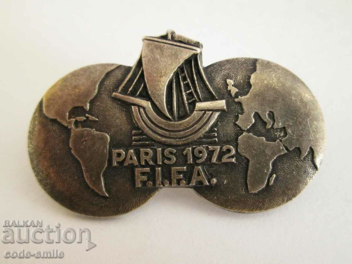 Old Sign Soccer Badge Participant Congress Soccer FIFA 1972 - 7 Old Sign Soccer Badge Participant Congress Soccer FIFA 1972 - 7