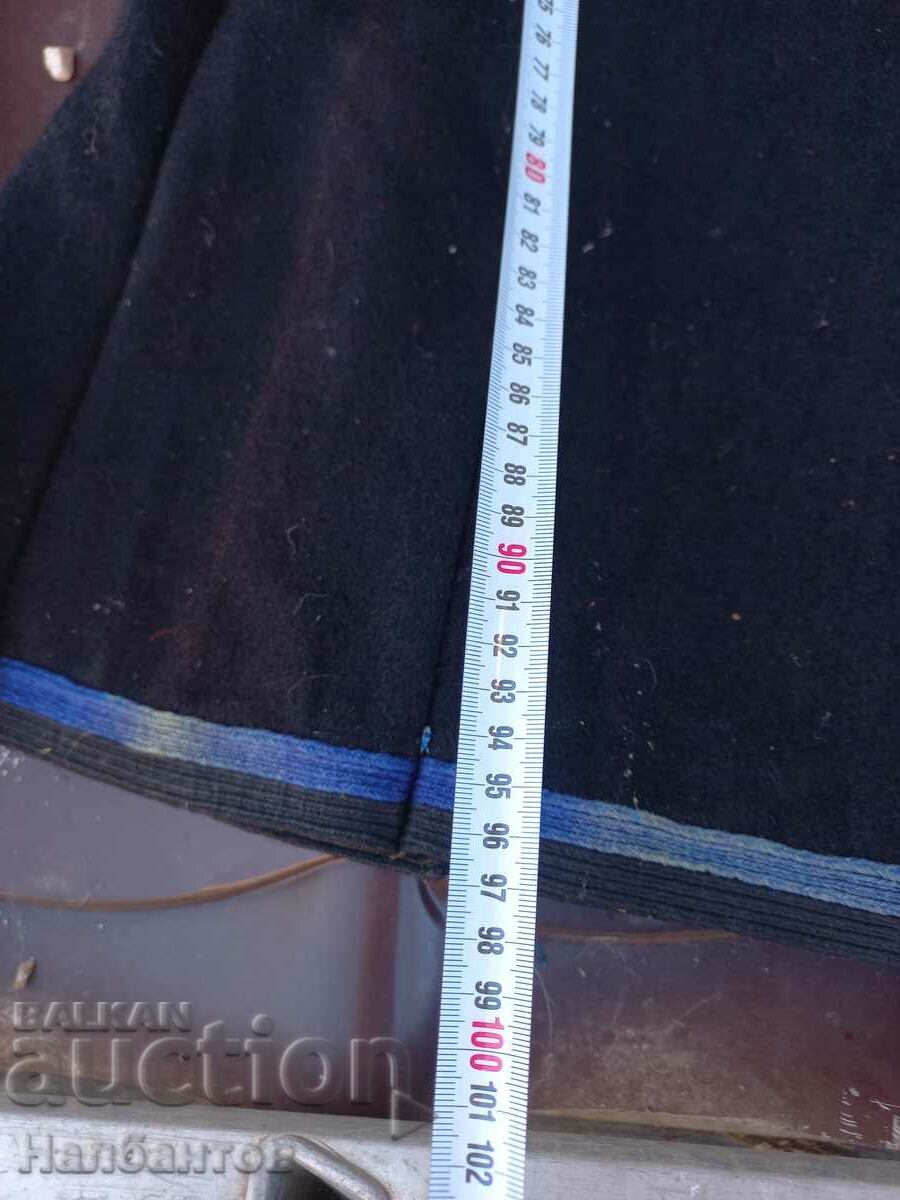 HAINE VECHI DE LANA cu preț 100.00 BGN | € 51.13 HAINE VECHI DE LANA cu preț 100.00 BGN | € 51.13