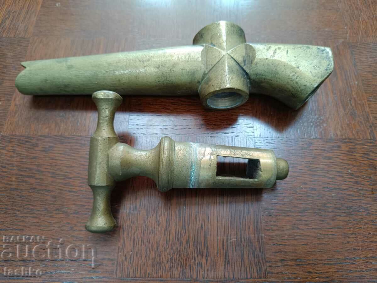 Auction  Old barrel tap