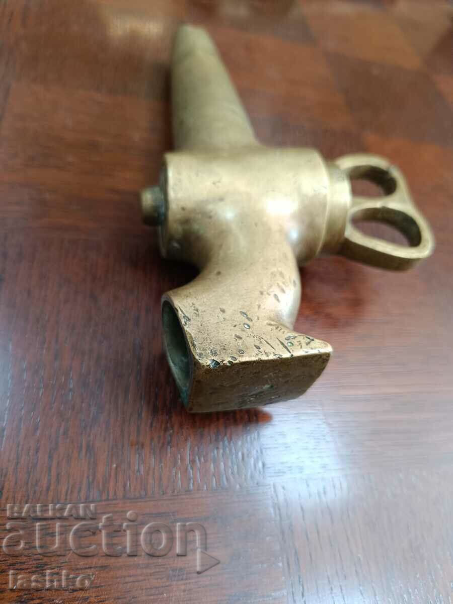 Licitație robinet de butoi vechi Licitație robinet de butoi vechi