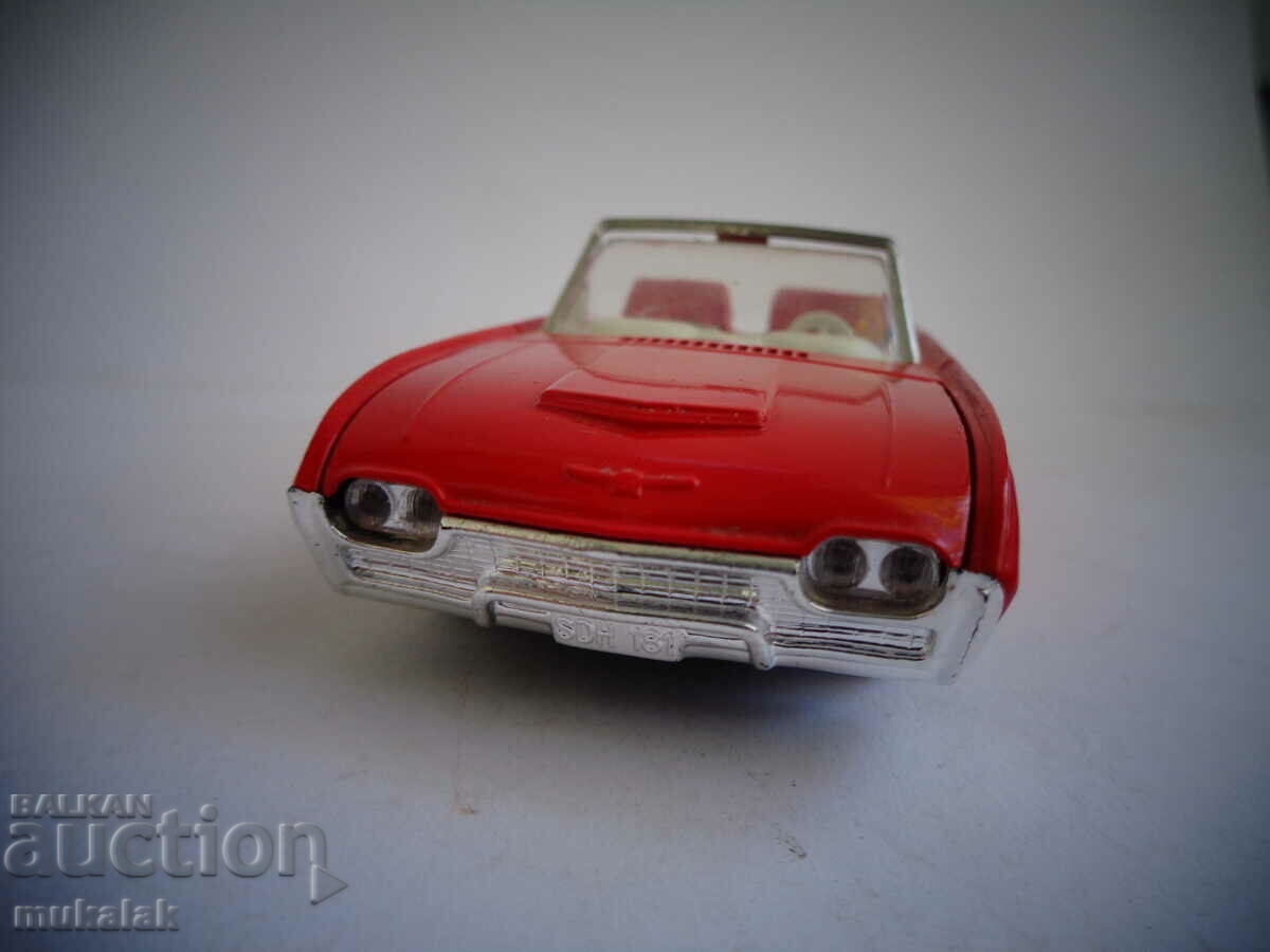 1:43 SOLIDO FORD THUNDERBIRD MODEL DE JUCARIE CARUCIOLU cu preț 30.00 BGN | € 15.34