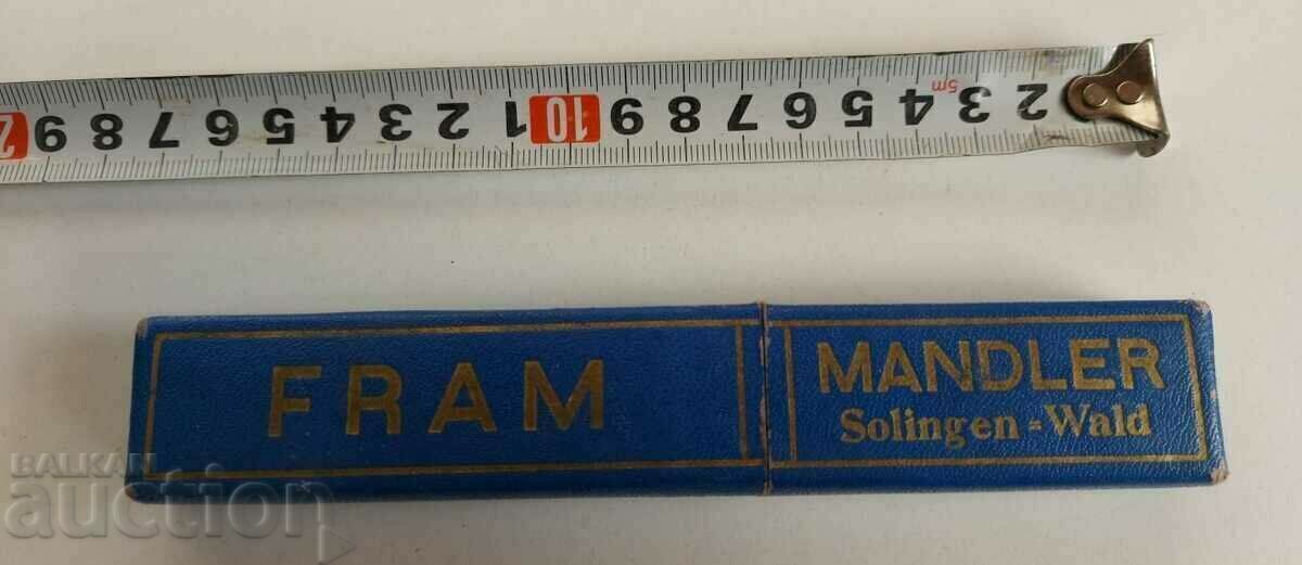 . OLD SOLINGEN RAZOR BOX with price 15.00 BGN | € 7.67 . OLD SOLINGEN RAZOR BOX with price 15.00 BGN | € 7.67