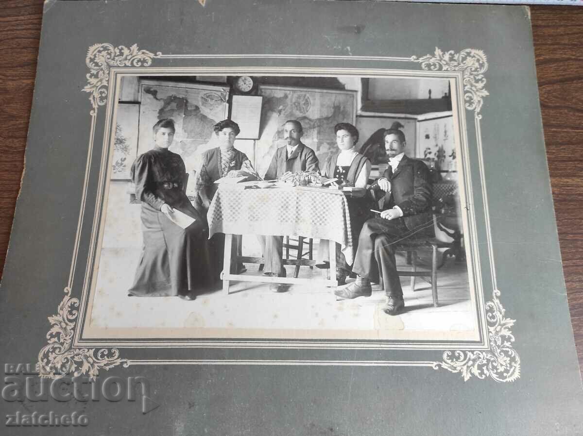 Old photo cardboard Kingdom of Bulgaria - with price 40.00 BGN | € 20.45 Old photo cardboard Kingdom of Bulgaria - with price 40.00 BGN | € 20.45