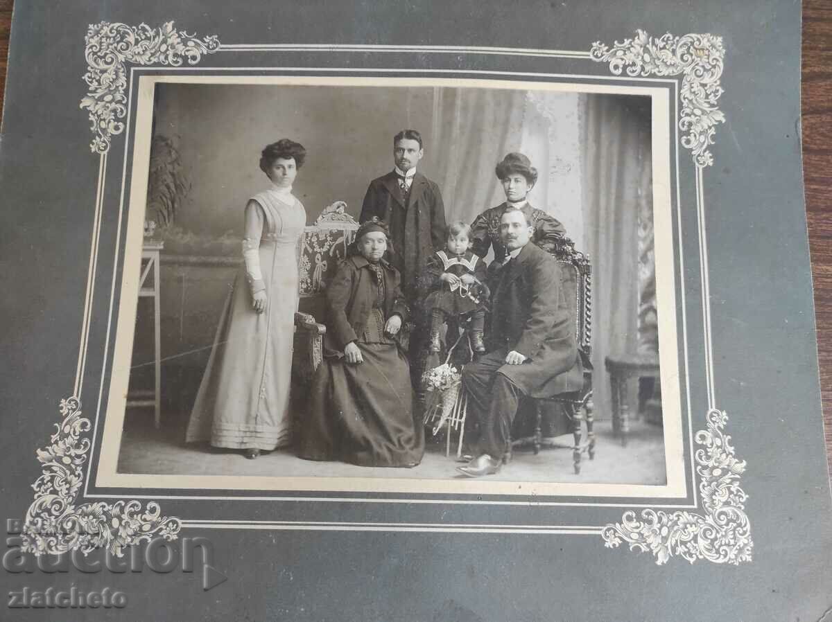 Old photo cardboard Kingdom of Bulgaria - with price 30.00 BGN | € 15.34 Old photo cardboard Kingdom of Bulgaria - with price 30.00 BGN | € 15.34