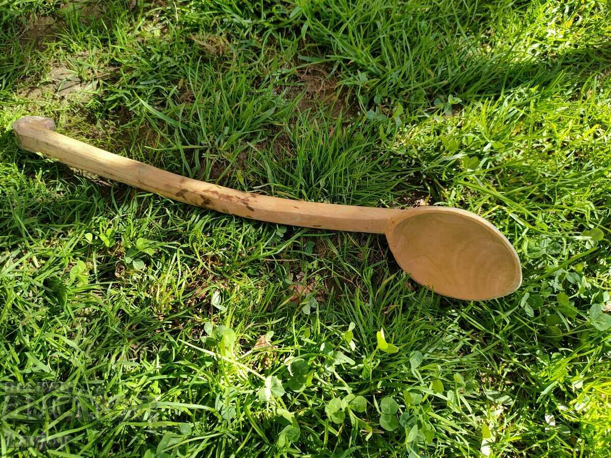 Lingurita de lemn lucrata manual cu preț 15.00 BGN | € 7.67 Lingurita de lemn lucrata manual cu preț 15.00 BGN | € 7.67