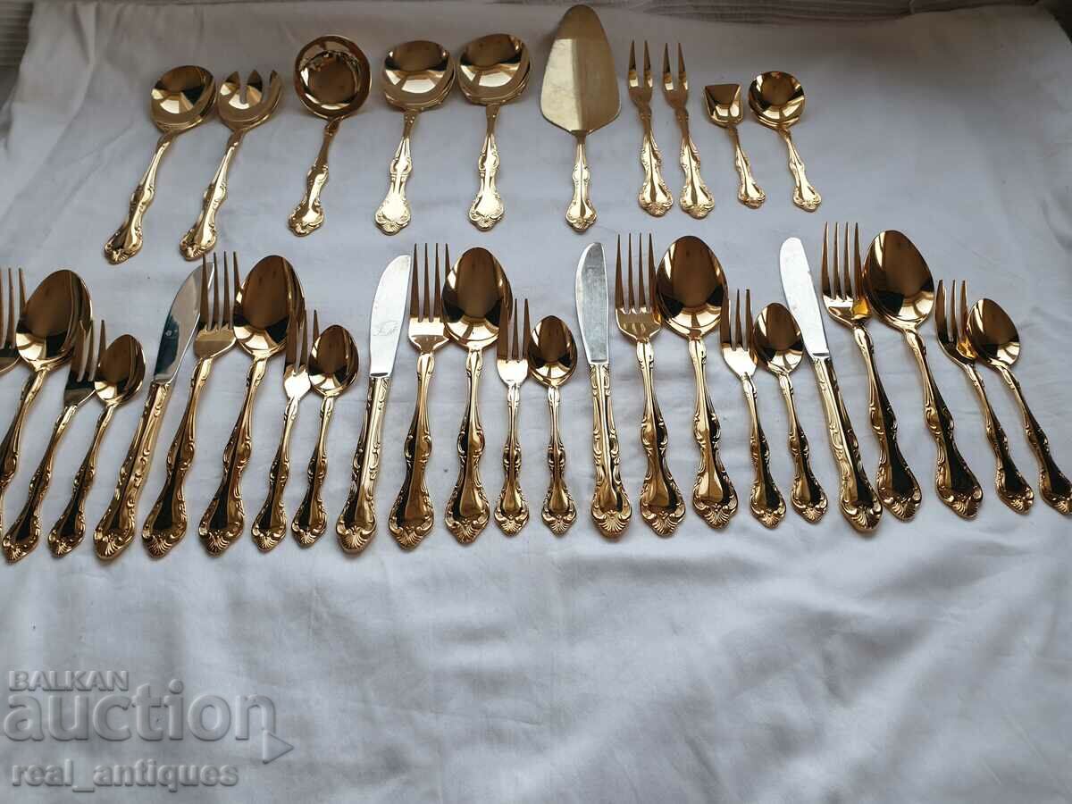 Set of gold-plated utensils