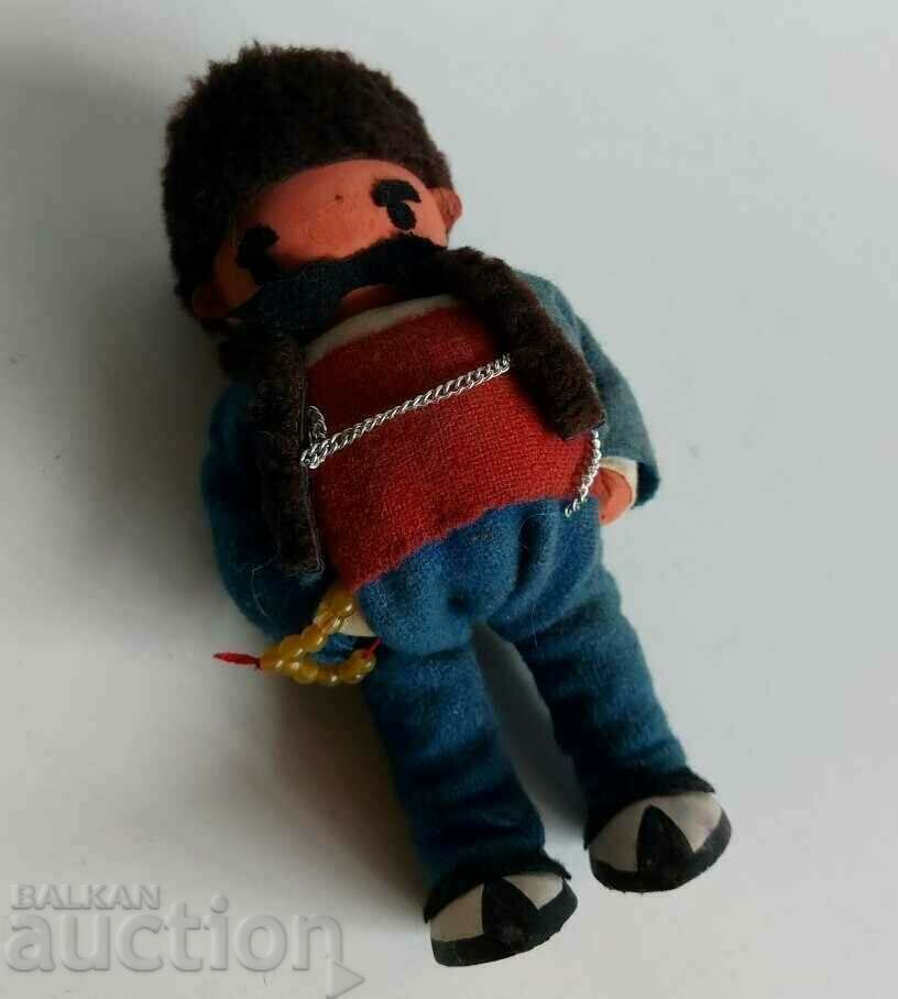 . FIGURINE SOUVENIR WEARING ETHNO ETHNOGRAPHIC SOC NRB - 6 . FIGURINE SOUVENIR WEARING ETHNO ETHNOGRAPHIC SOC NRB - 6