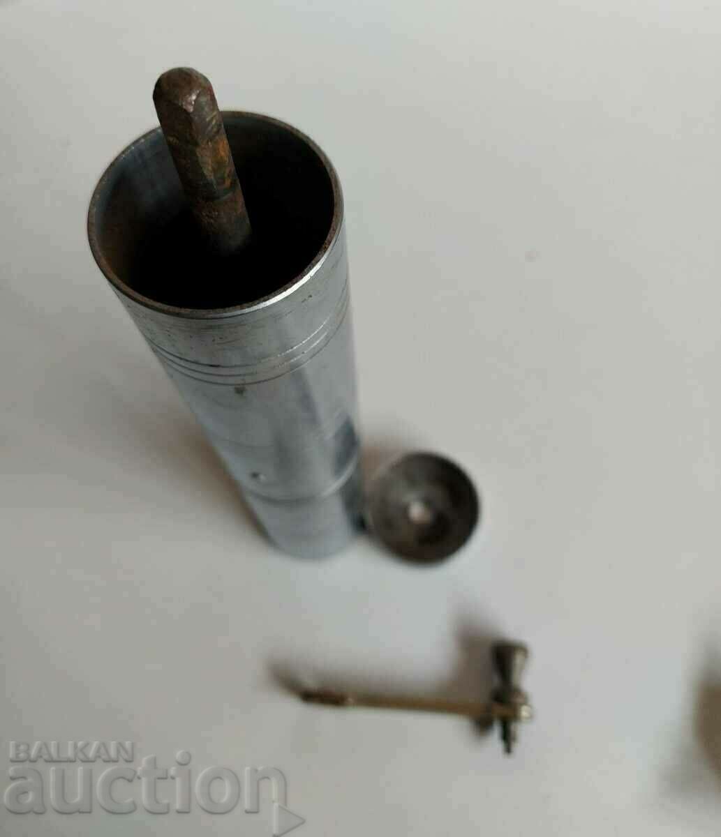 Auction . OLD LARGE MILL MILL FOR DECORATION Auction . OLD LARGE MILL MILL FOR DECORATION