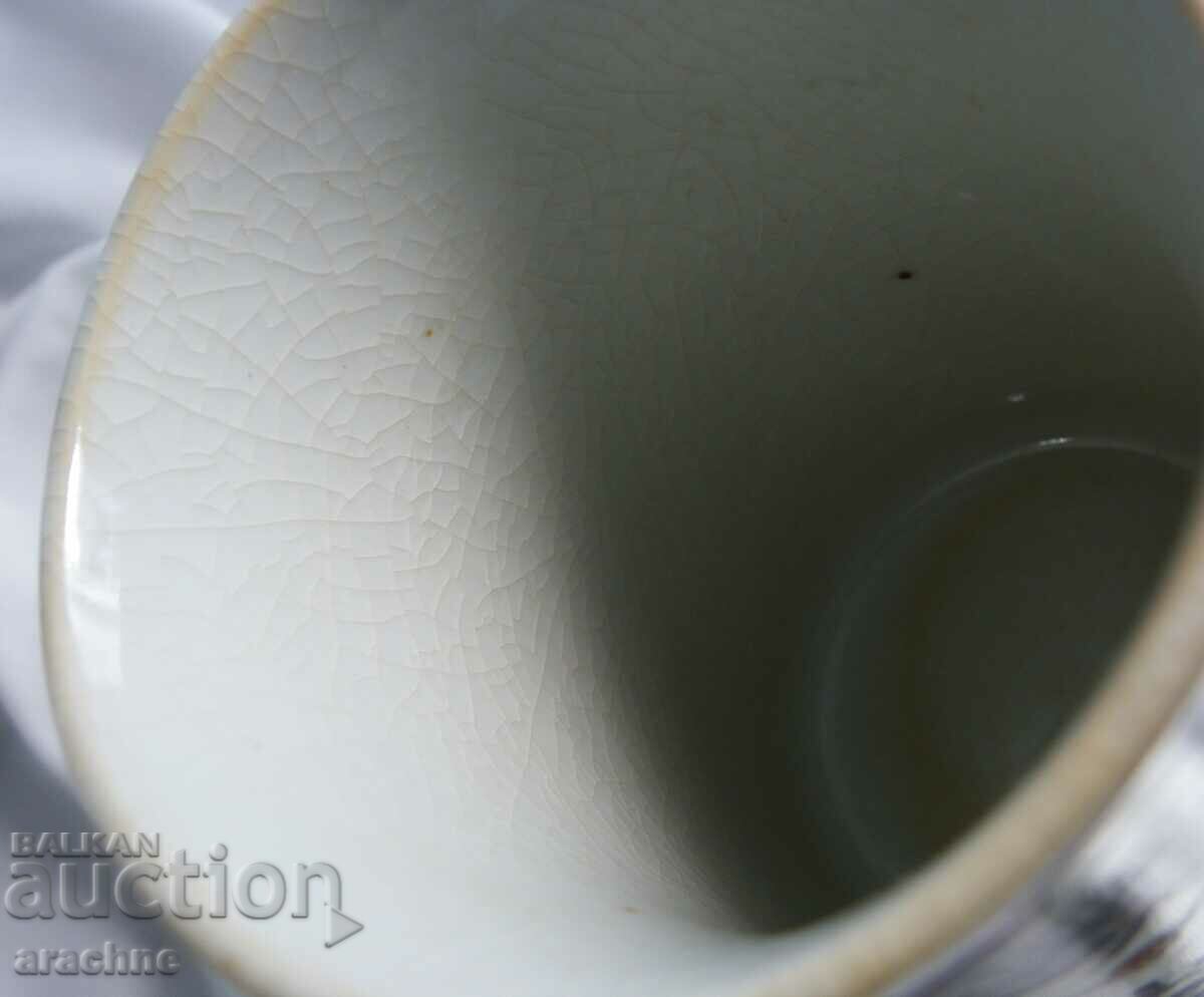 Доставка на Старинна британска чаша от ХIХв. Доставка на Старинна британска чаша от ХIХв.