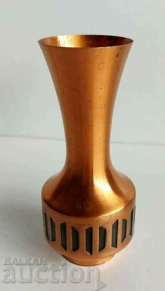 . OLD METAL VASE VASE with price 20.00 BGN | € 10.23 . OLD METAL VASE VASE with price 20.00 BGN | € 10.23