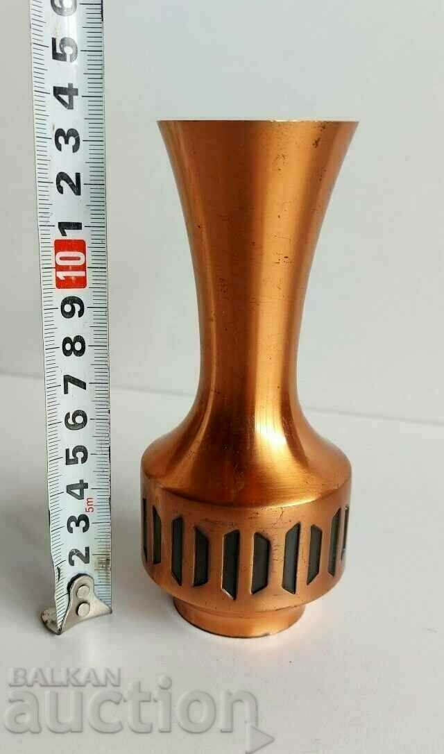 Auction . OLD METAL VASE VASE Auction . OLD METAL VASE VASE