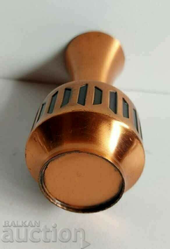 . OLD METAL VASE VASE - 5 . OLD METAL VASE VASE - 5